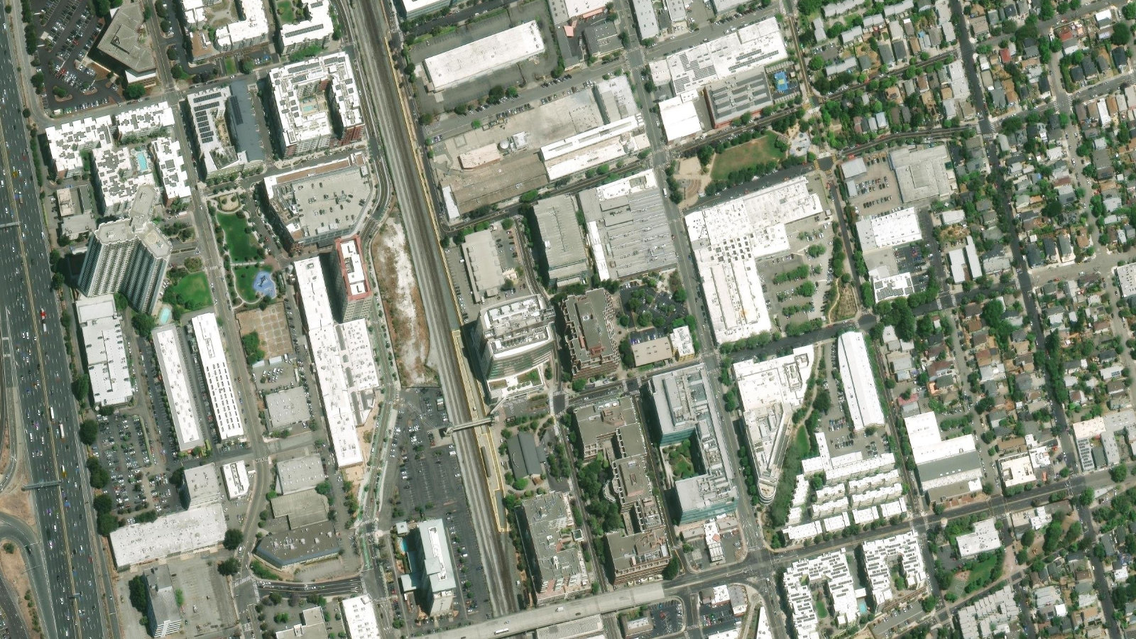 5980 HORTON STREET, EMERYVILLE, CA（本社・衛星）