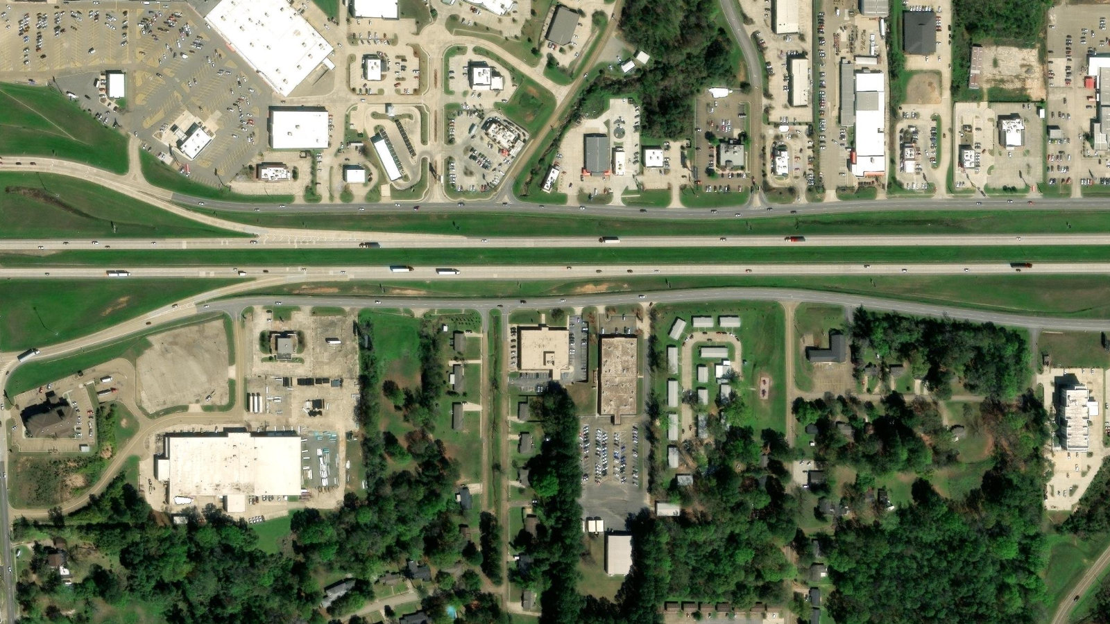 500 S SERVICE ROAD EAST, RUSTON, LA（本社・衛星）
