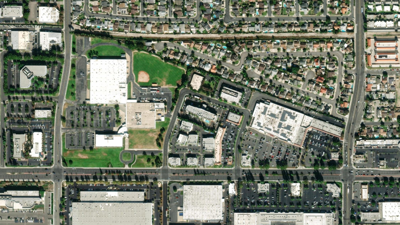 333 SOUTH GRAND AVENUE, LOS ANGLES, CA(本社・衛星)