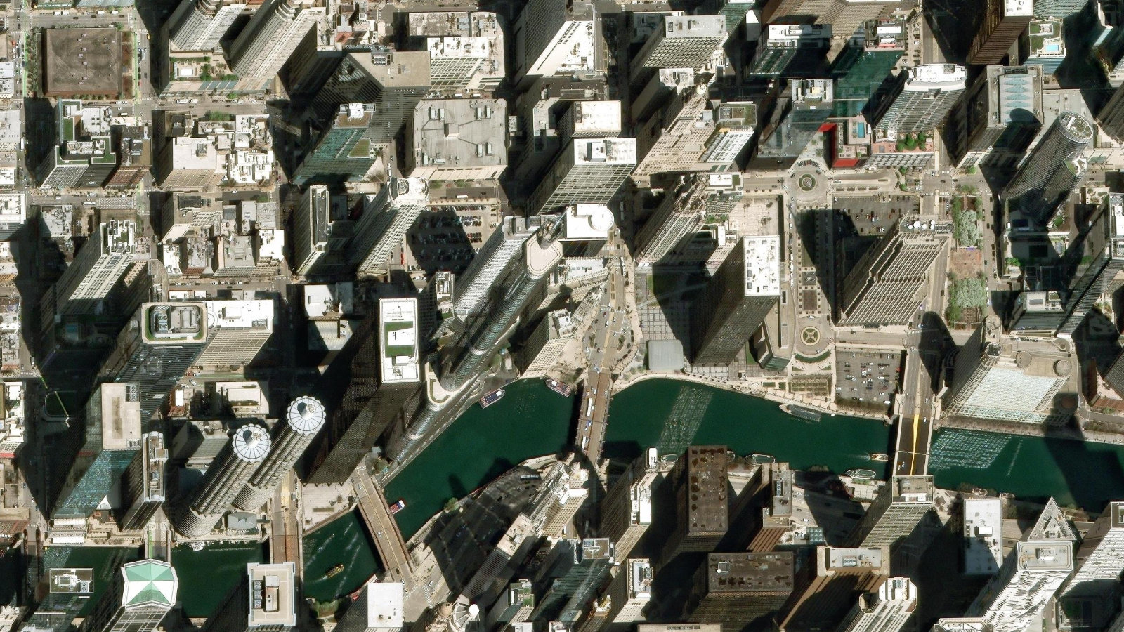 410 NORTH MICHIGAN AVENUE, CHICAGO, IL(本社・衛星)