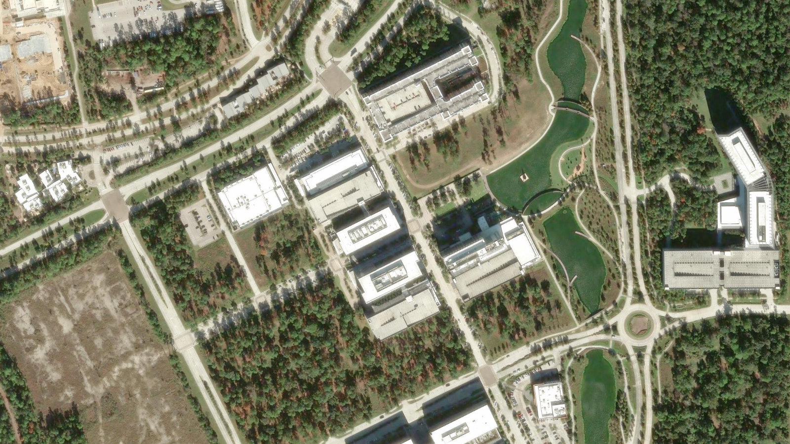 1700 CITY PLAZA DRIVE, SPRING, TX(本社・衛星)