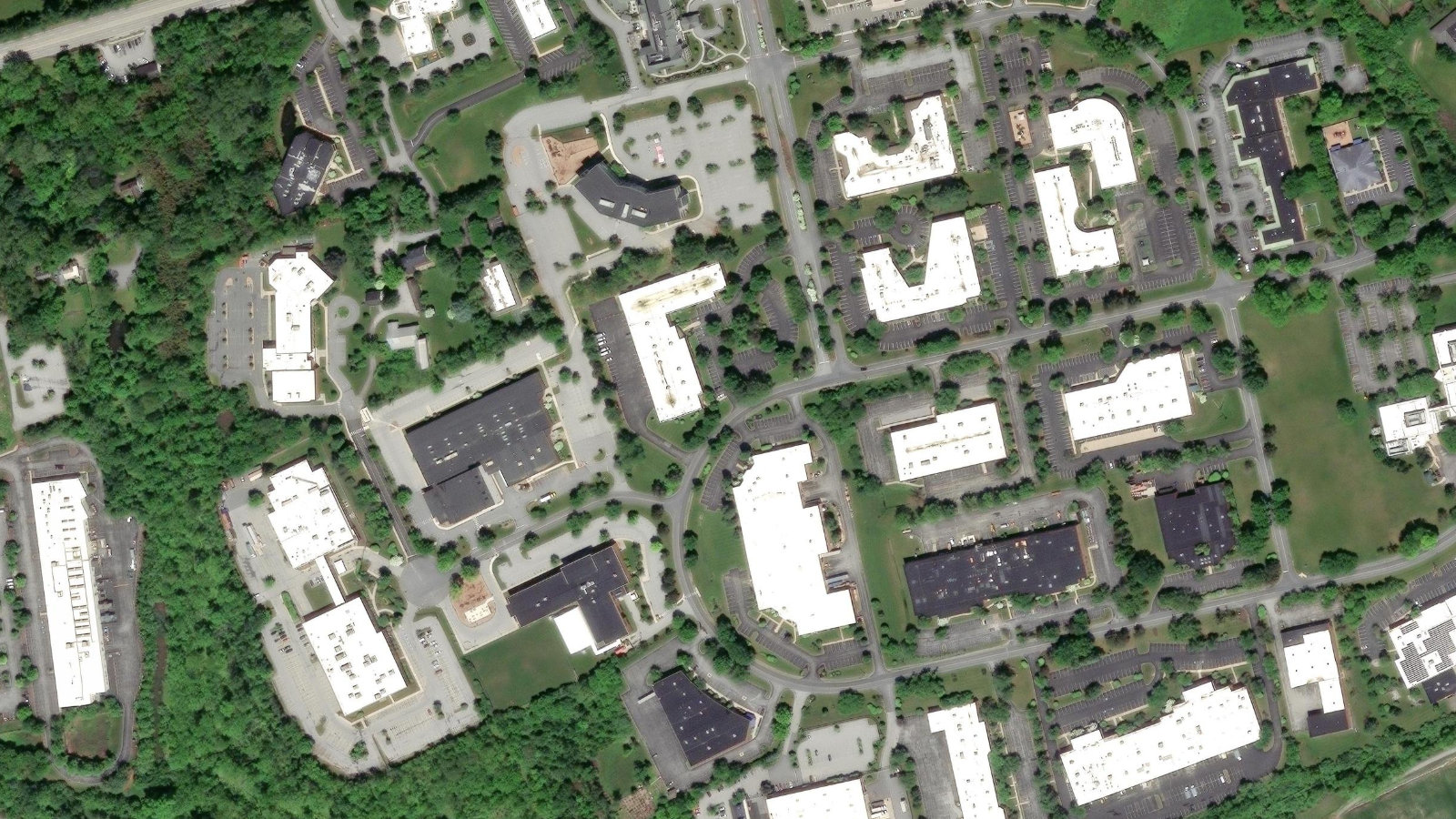 451 CREAMERY WAY, EXTON, PA（本社・衛星）