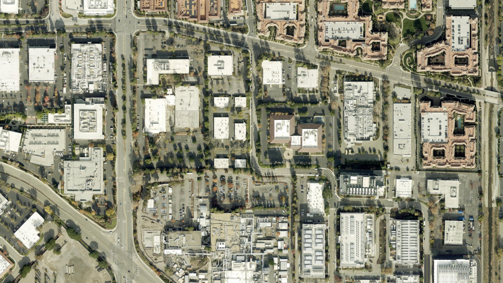 3190 CORONADO DR., SANTA CLARA, CA(本社・衛星)