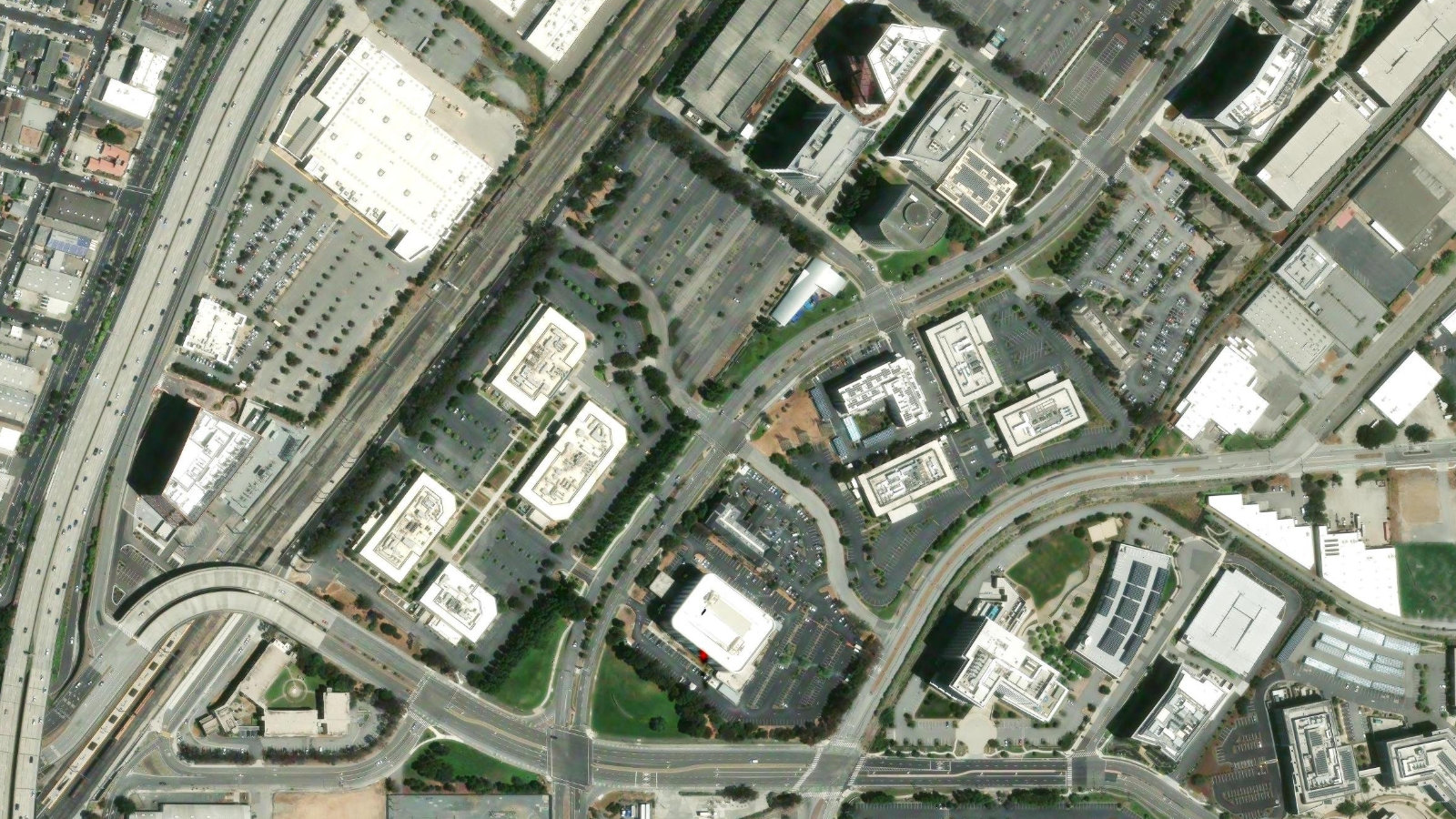 611 GATEWAY BLVD., SOUTH SAN FRANCISCO, CA(本社・衛星)