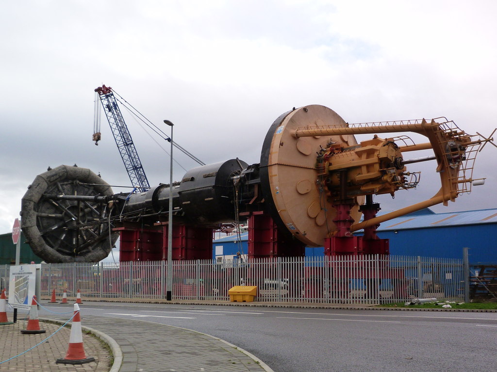 Ocean Power Technology PB150 wave-power generator - geograph.org.uk - 2669058