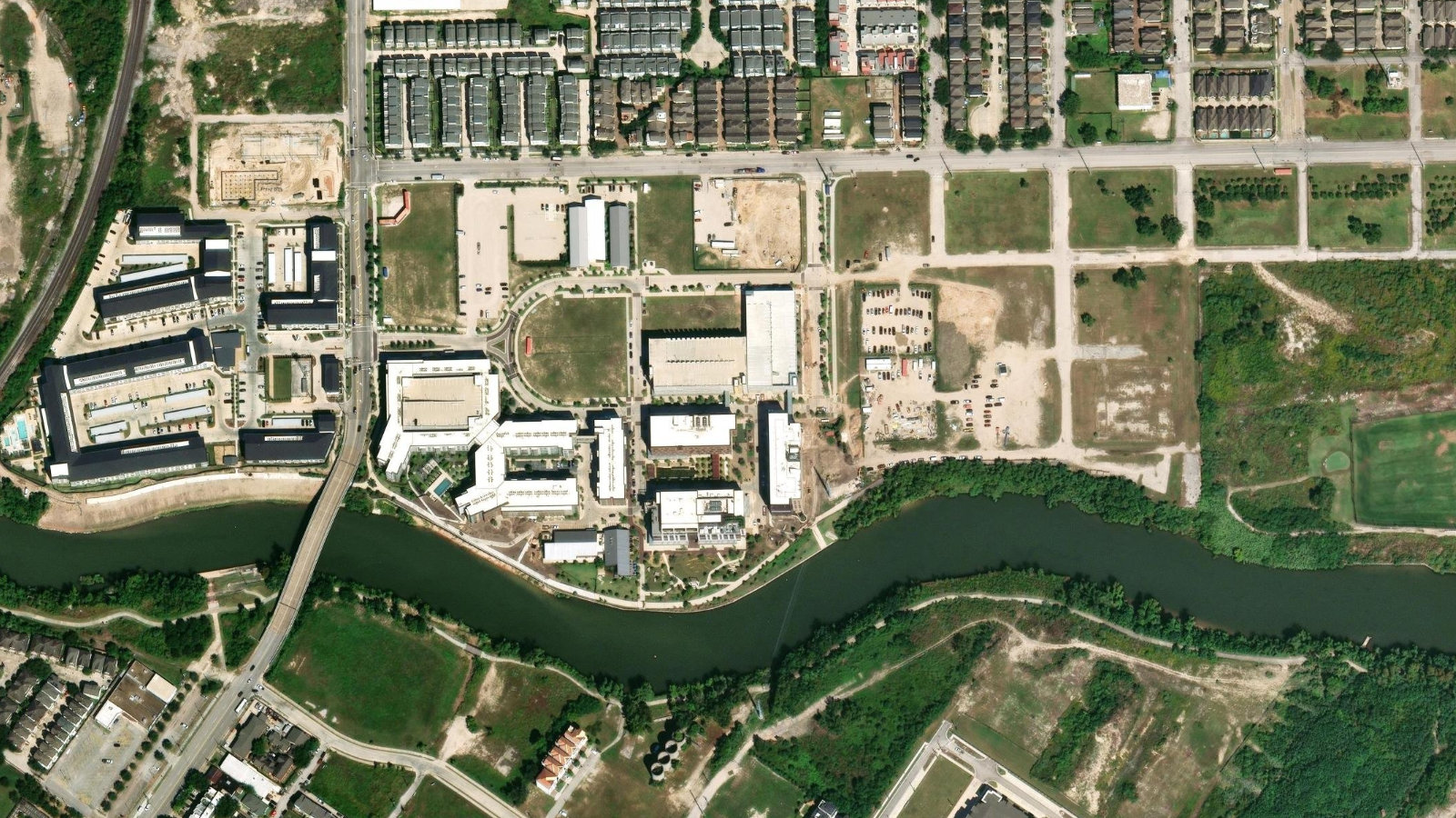 2940 RIVERBY ROAD, Houston, TX（本社・衛星）