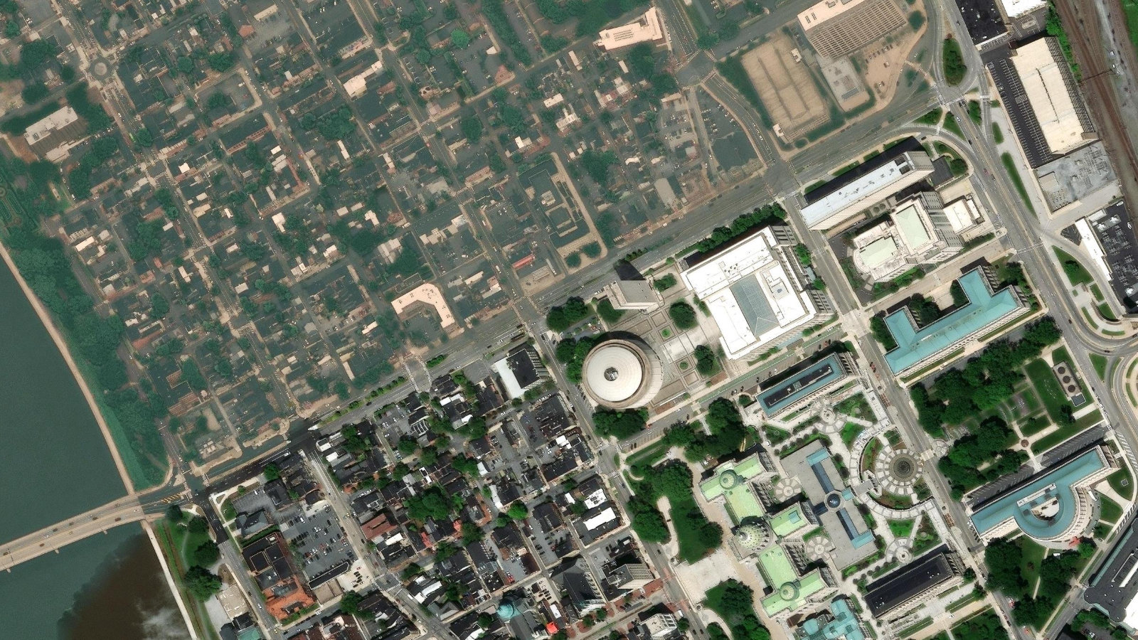 4750 LINDLE RD, HARRISBURG, PA（本社・衛星）