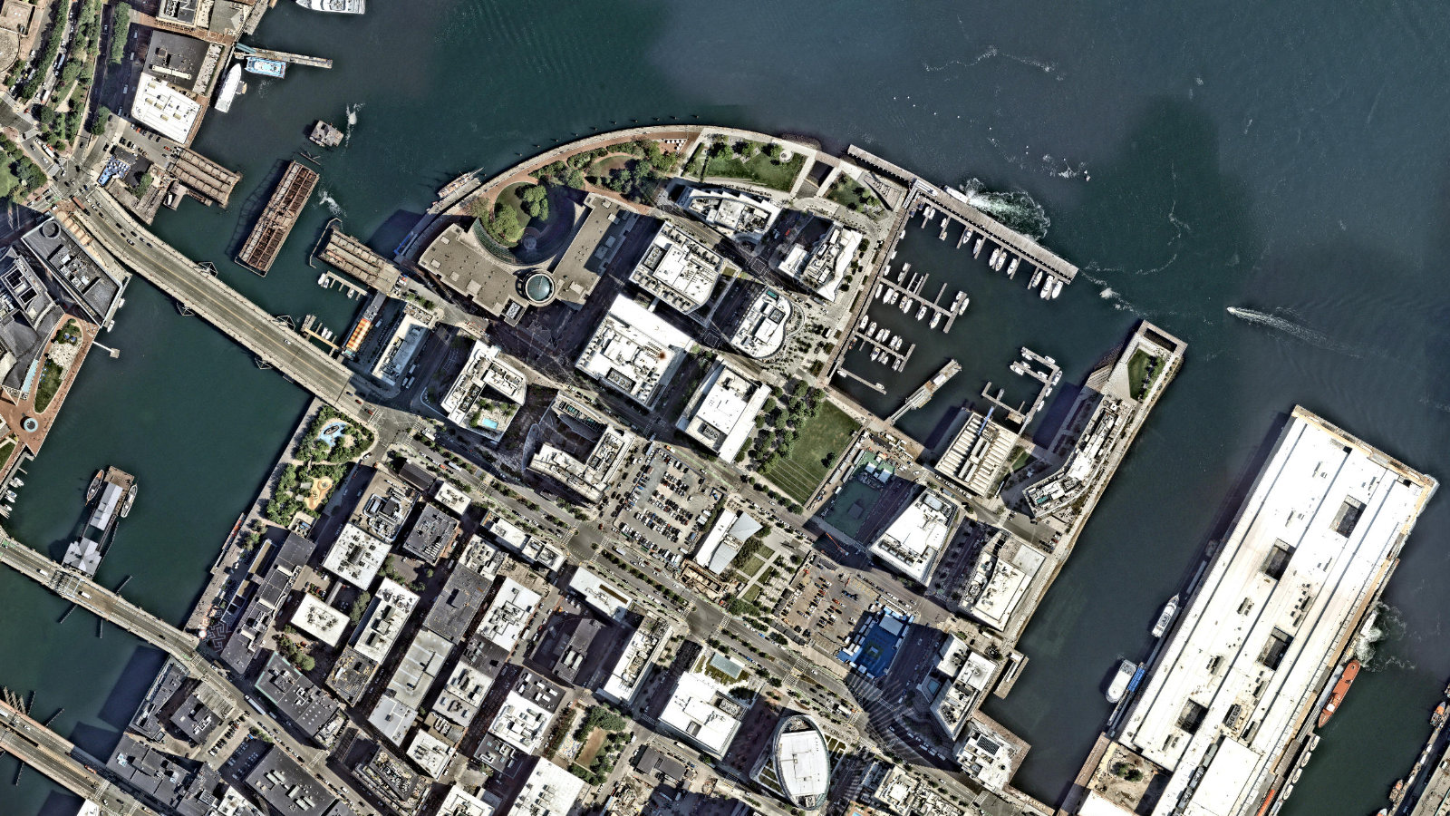 1 MARINA PARK DRIVE, BOSTON, MA(本社・衛星)
