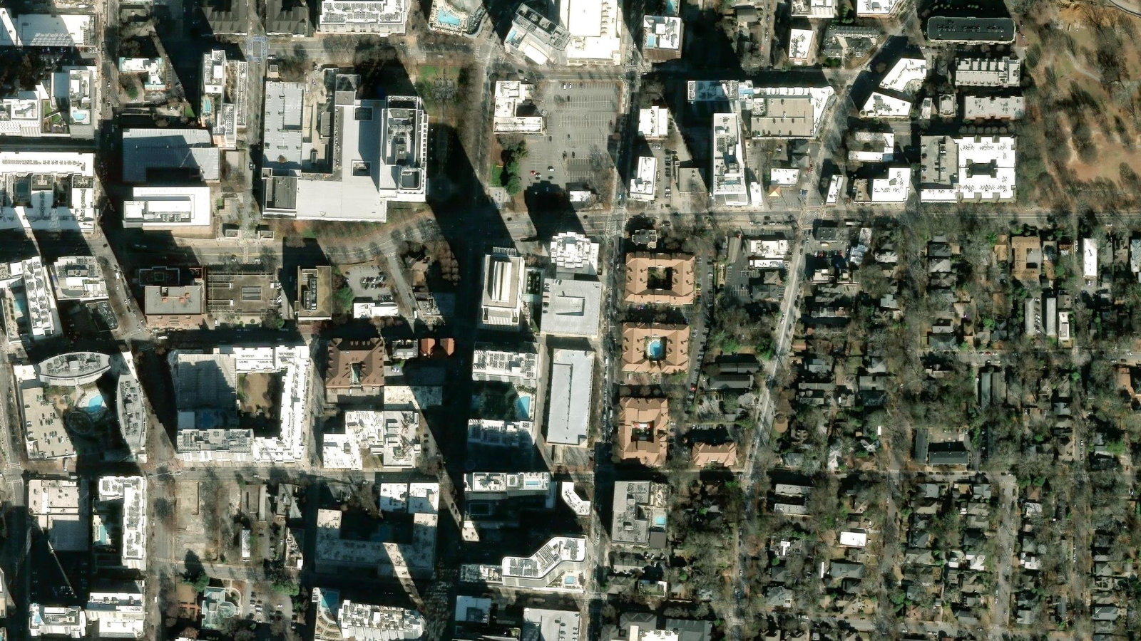 999 PEACHTREE STREET NE, ATLANTA, GA（本社・衛星）
