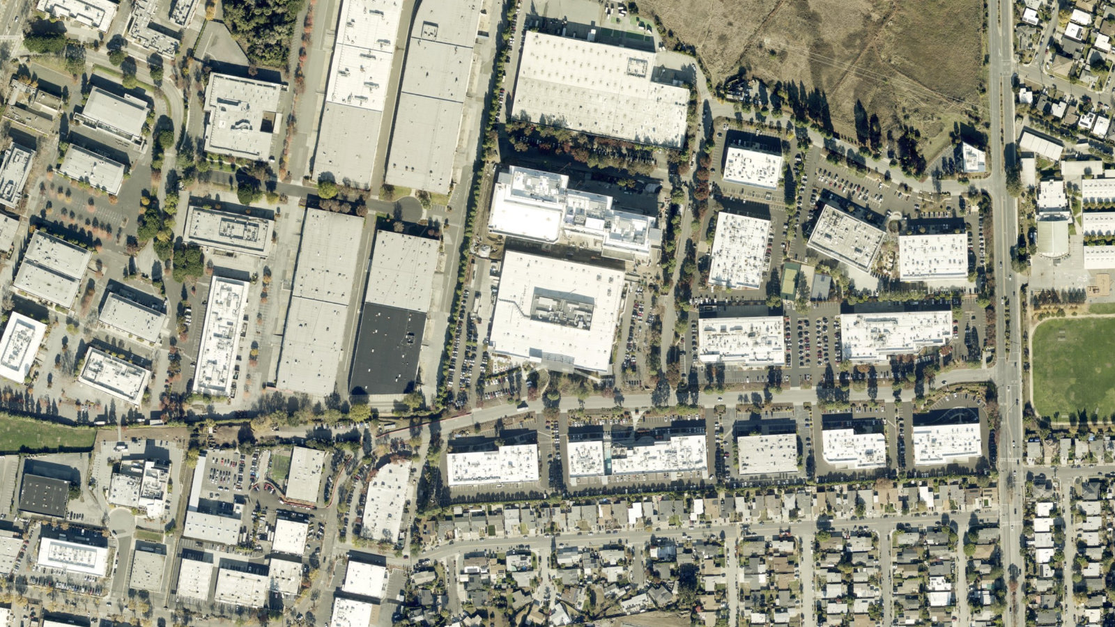 1305 O'BRIEN DRIVE, MENLO PARK, CA（本社・衛星）