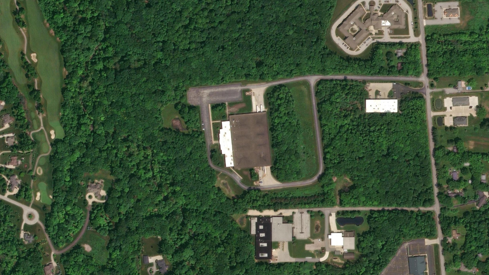 7990 AUBURN ROAD, CONCORD TOWNSHIP, OH(本社・衛星)