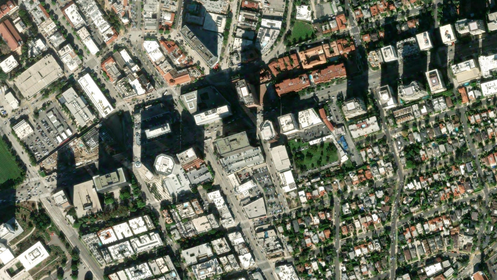 10880 WILSHIRE BLVD., LOS ANGELES, CA（本社・衛星）