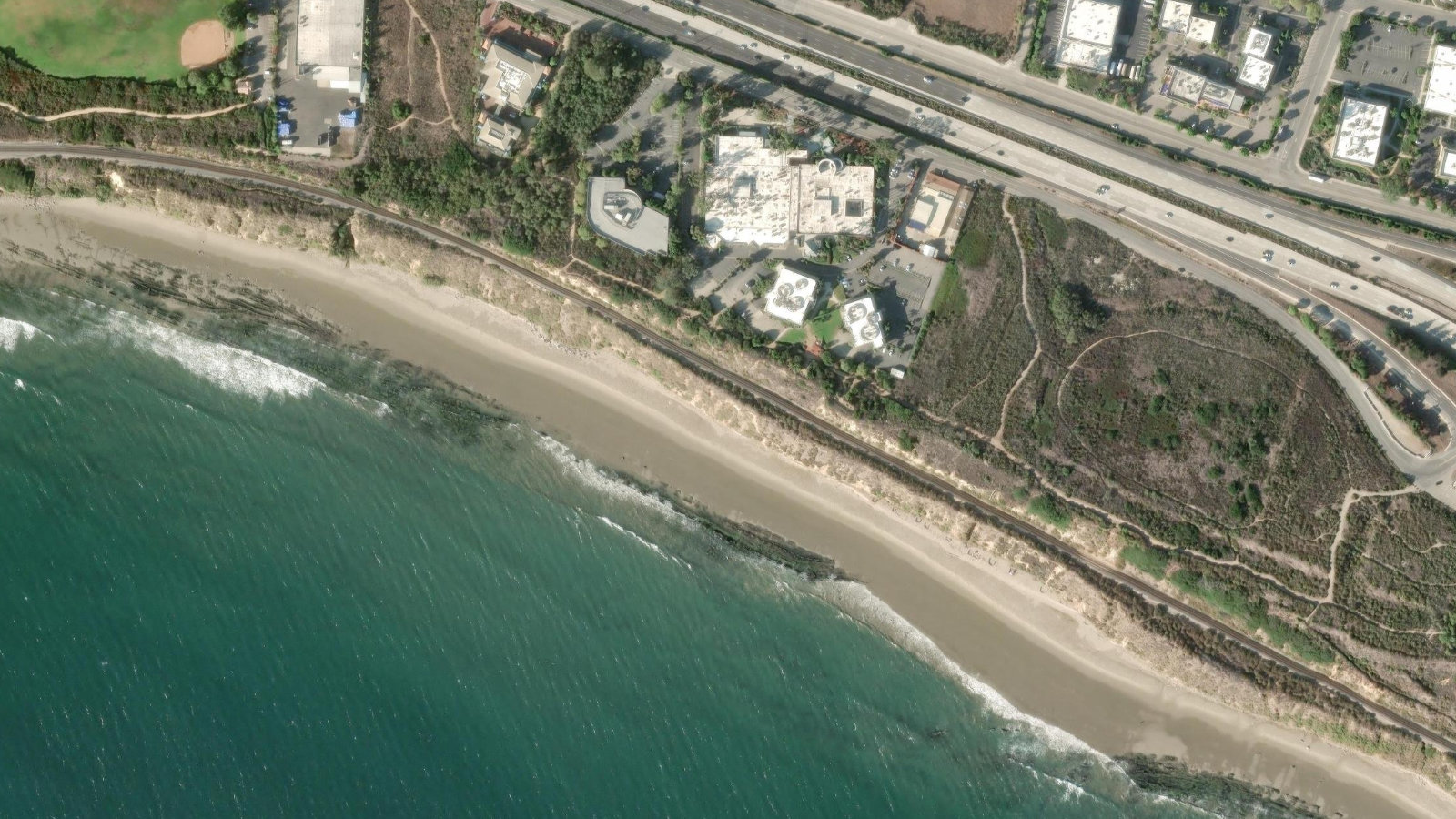 6309 CARPINTERIA AVE., CARPINTERIA, CA(本社・衛星)