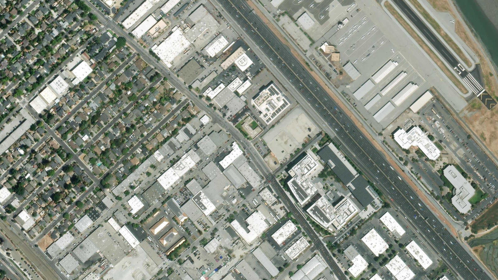 825 INDUSTRIAL ROAD, SAN CARLOS, CA(本社・衛星)