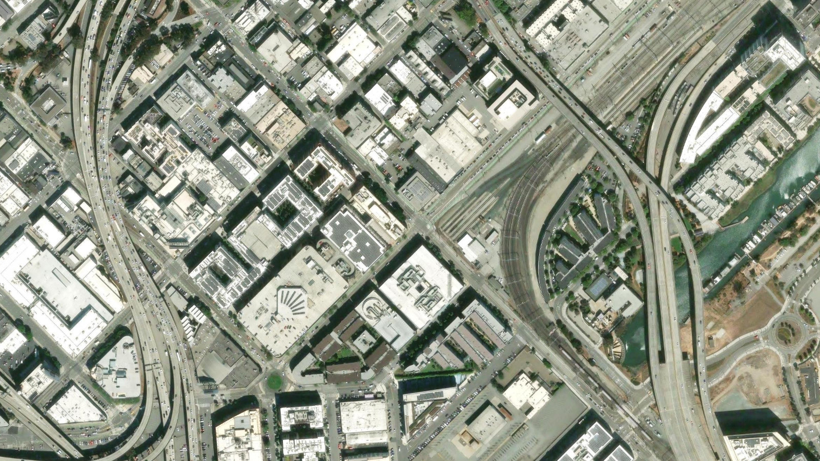 600 TOWNSEND STREET, SAN FRANCISCO, CA(本社・衛星)