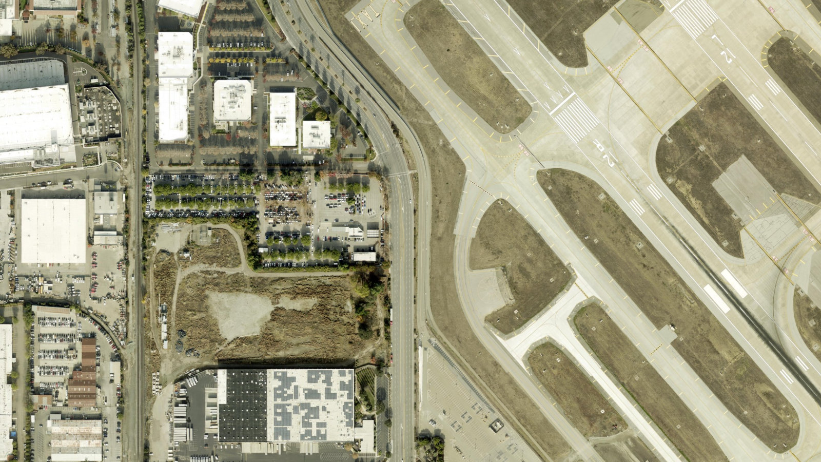 2858 DE LA CRUZ BOULEVARD, SANTA CLARA, CA（本社・衛星）