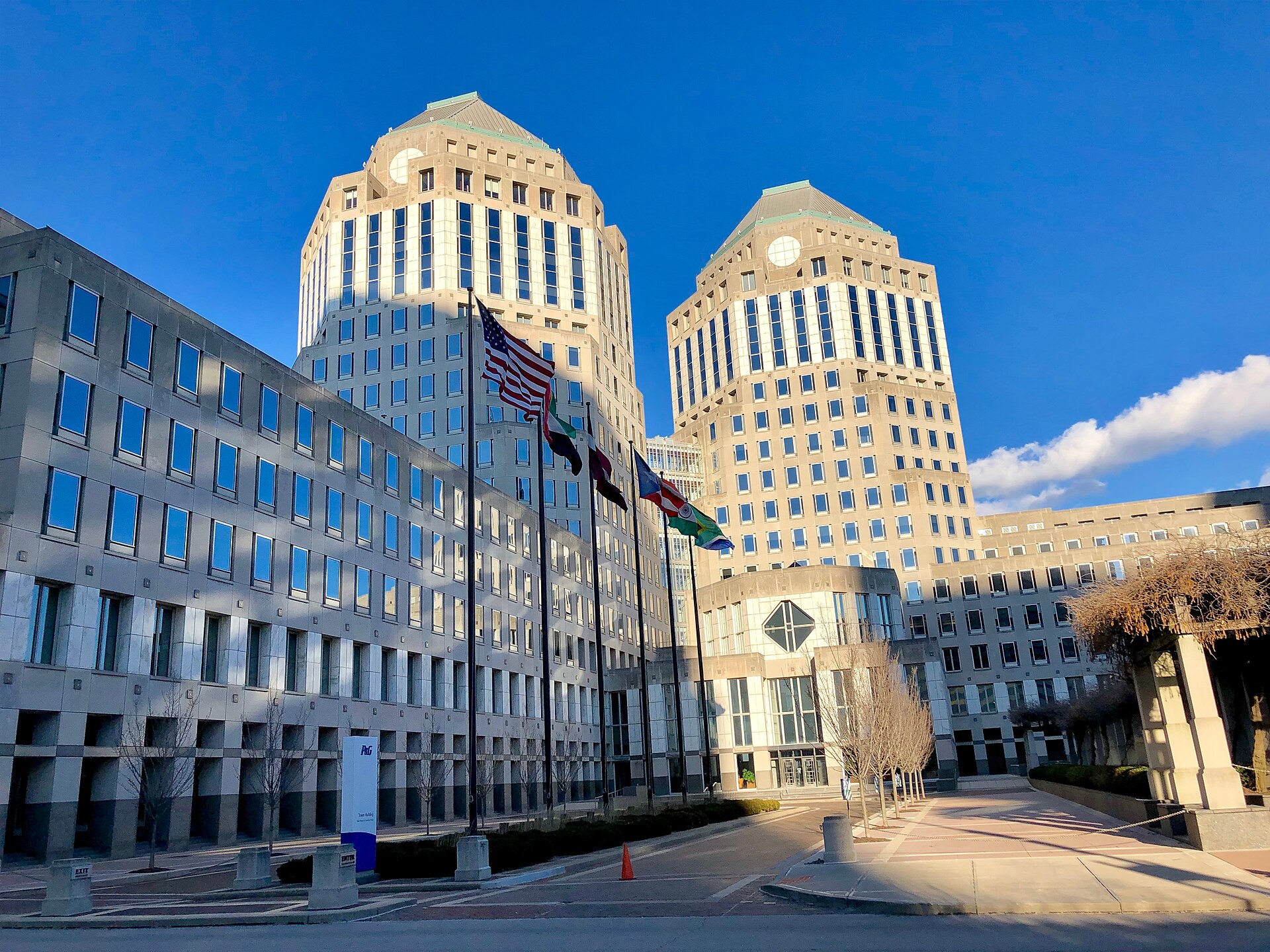 Procter and Gamble World Headquarters, Cincinnati, OH (32278862657)