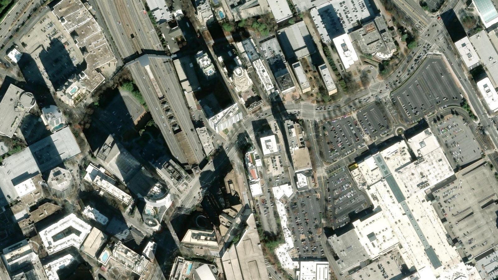 3350 PEACHTREE ROAD NORTHEAST, ATLANTA, GA（本社・衛星）
