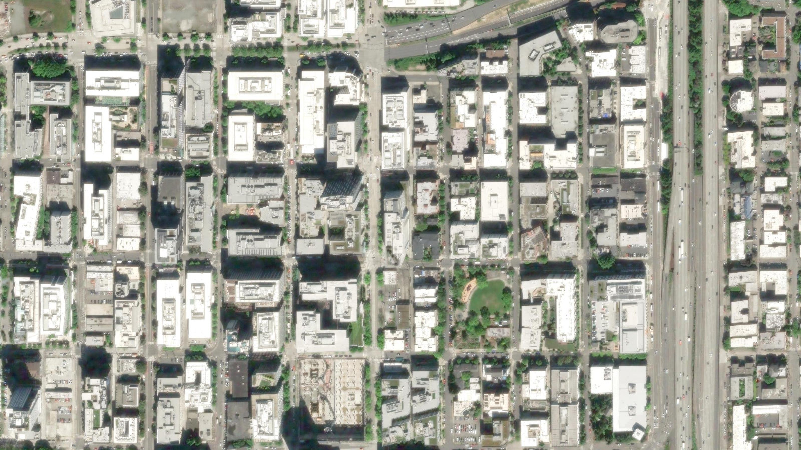 400 FAIRVIEW AVENUE NORTH, SEATTLE, WA(本社・衛星)