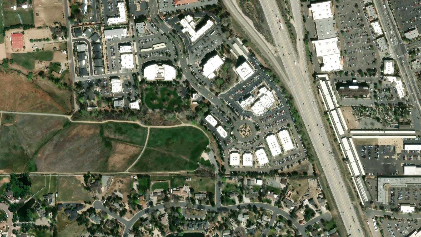 5525 KIETZKE LANE, RENO, NV（本社・衛星）