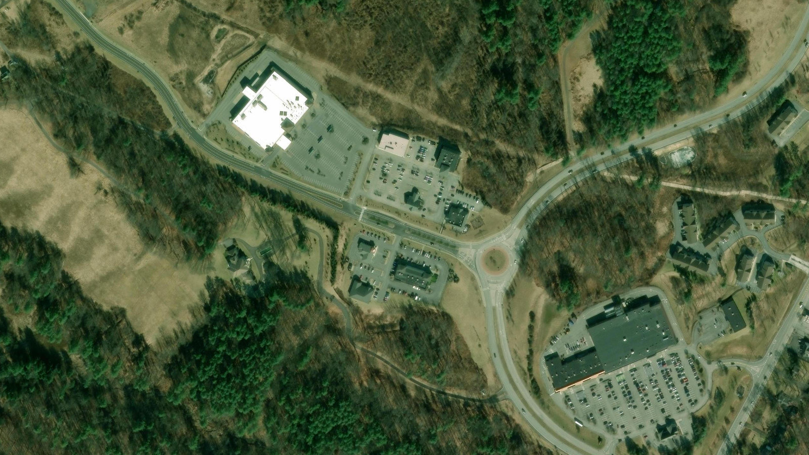 125 VISTA BOULEVARD, SLINGERLANDS, NY(本社・衛星)