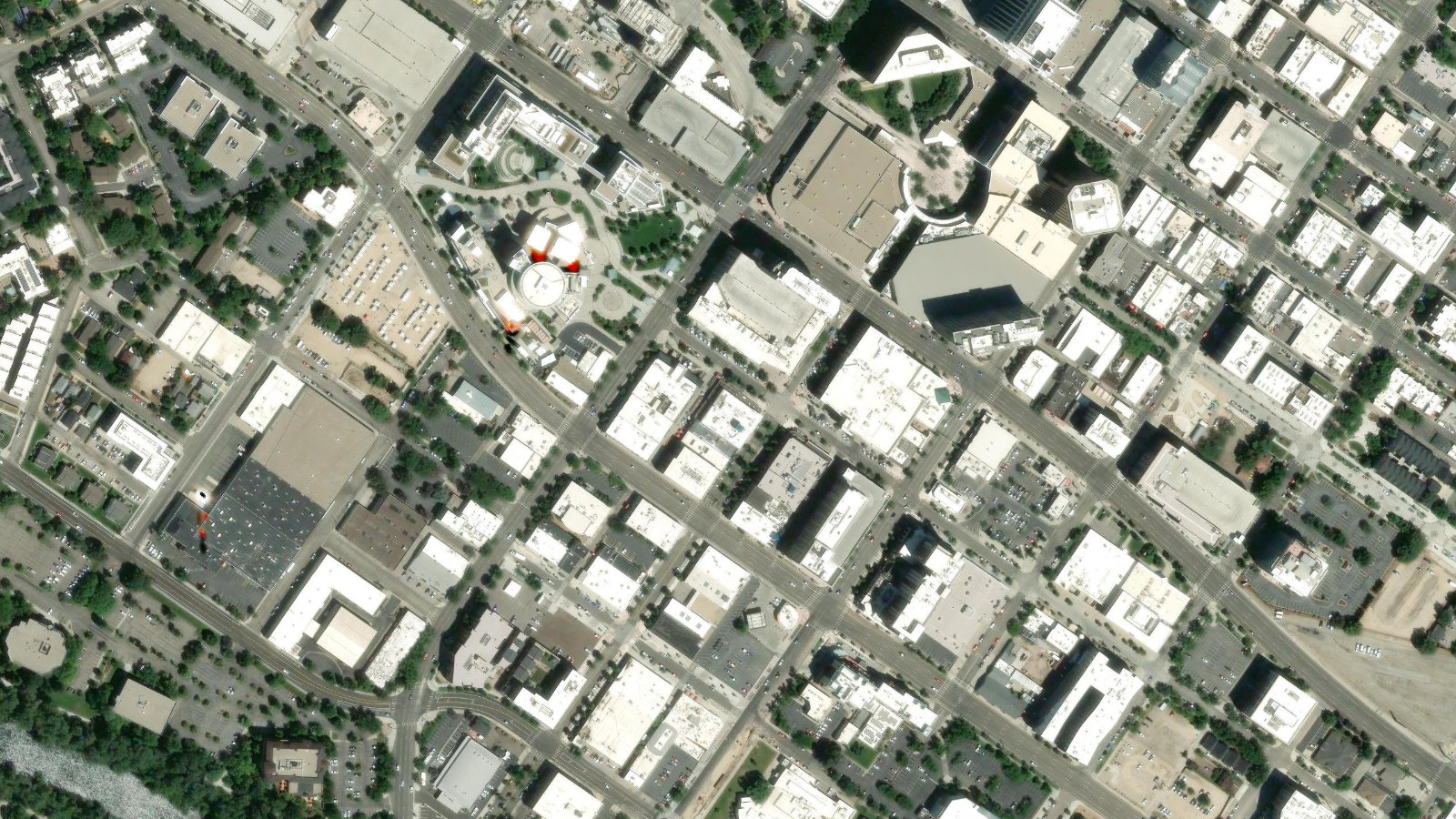 405 S. 8TH STREET, BOISE, ID(本社・衛星)
