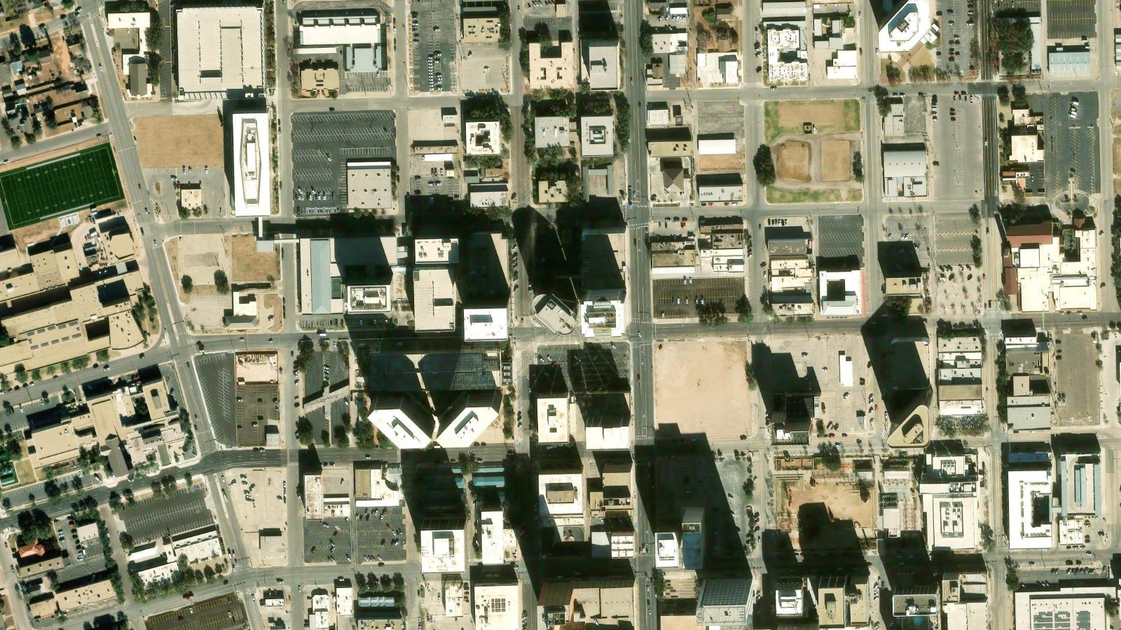 300 N. MARIENFELD ST., MIDLAND, TX(本社・衛星)