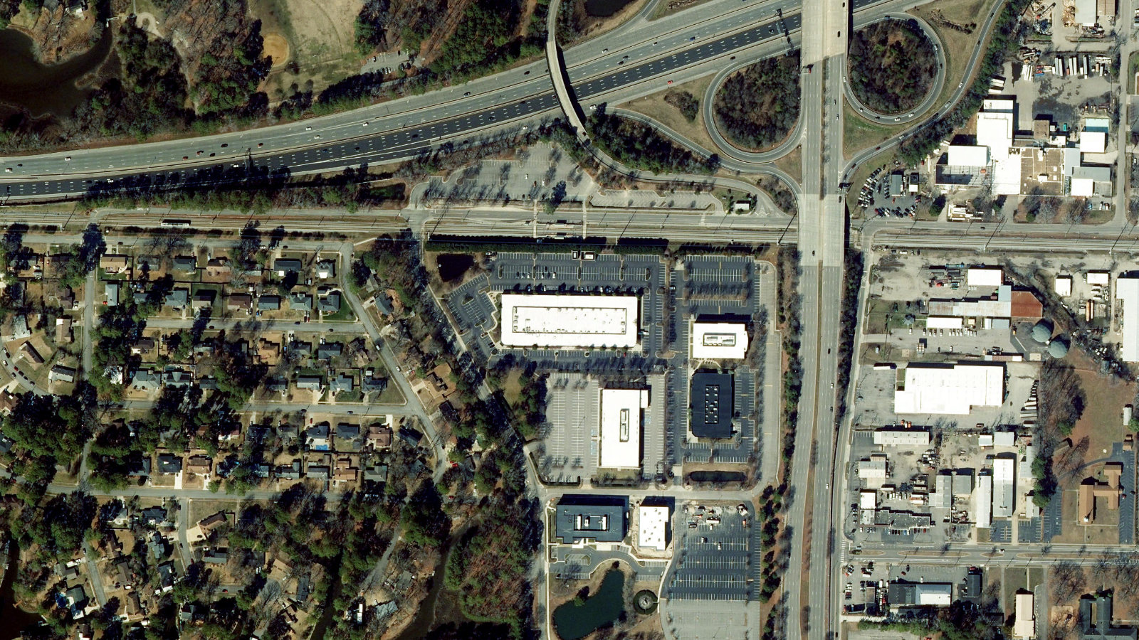 120 CORPORATE BLVD, NORFOLK, VA(本社・衛星)
