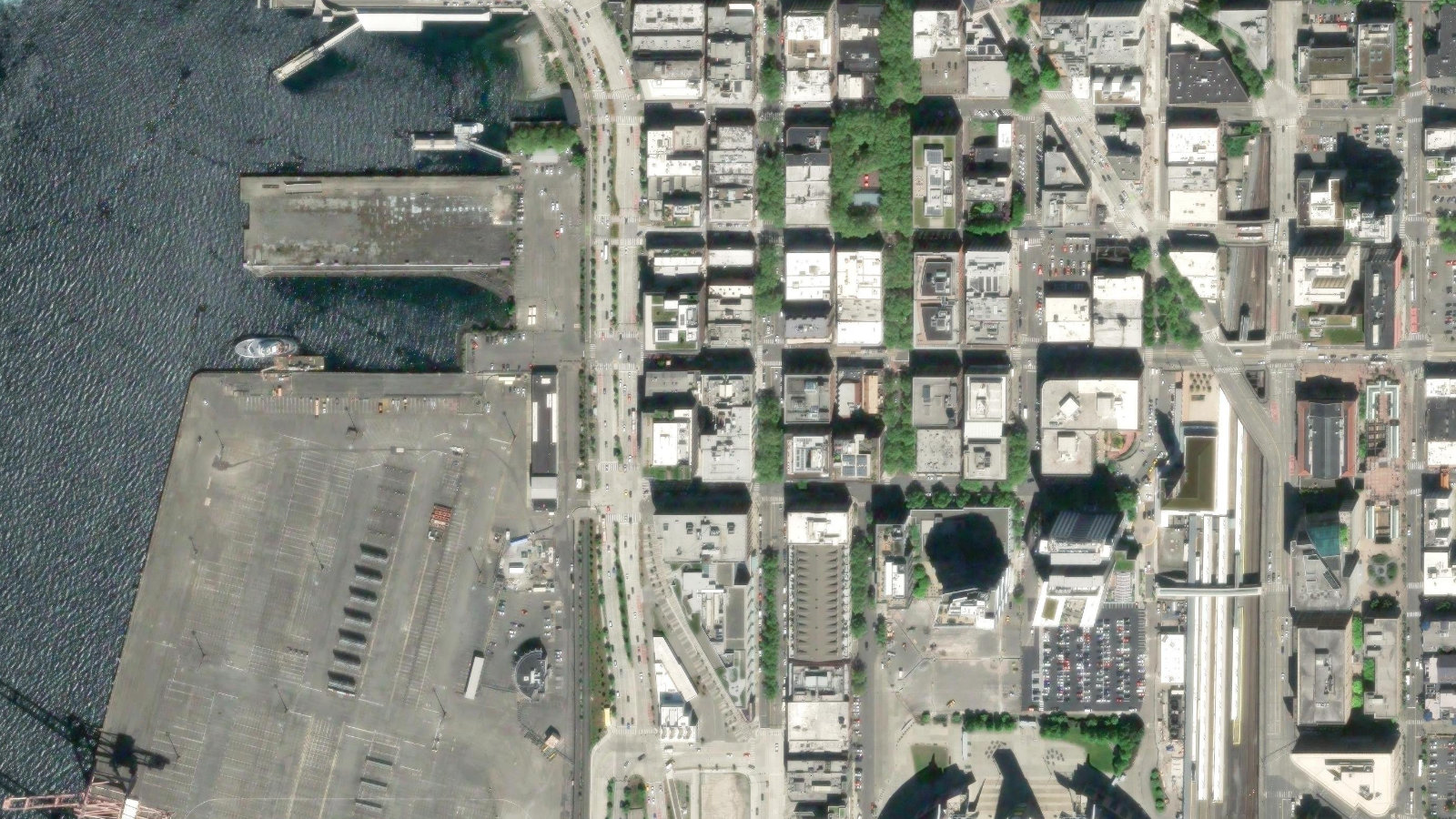 411 1ST AVENUE S., SEATTLE, WA(本社・衛星)