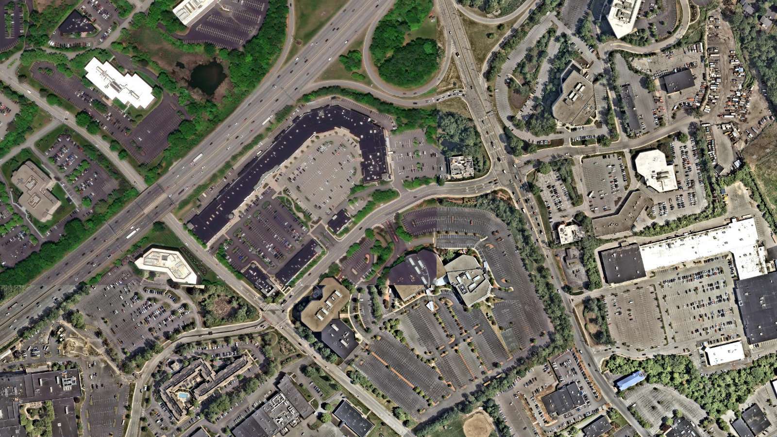 15 WAYSIDE ROAD, BURLINGTON, MA（本社・衛星）