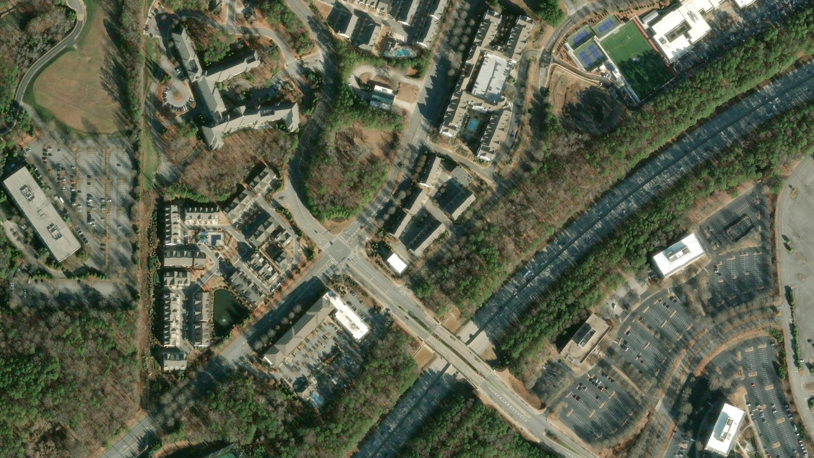 2001 WESTSIDE PARKWAY, ALPHARETTA, GA(本社・衛星)
