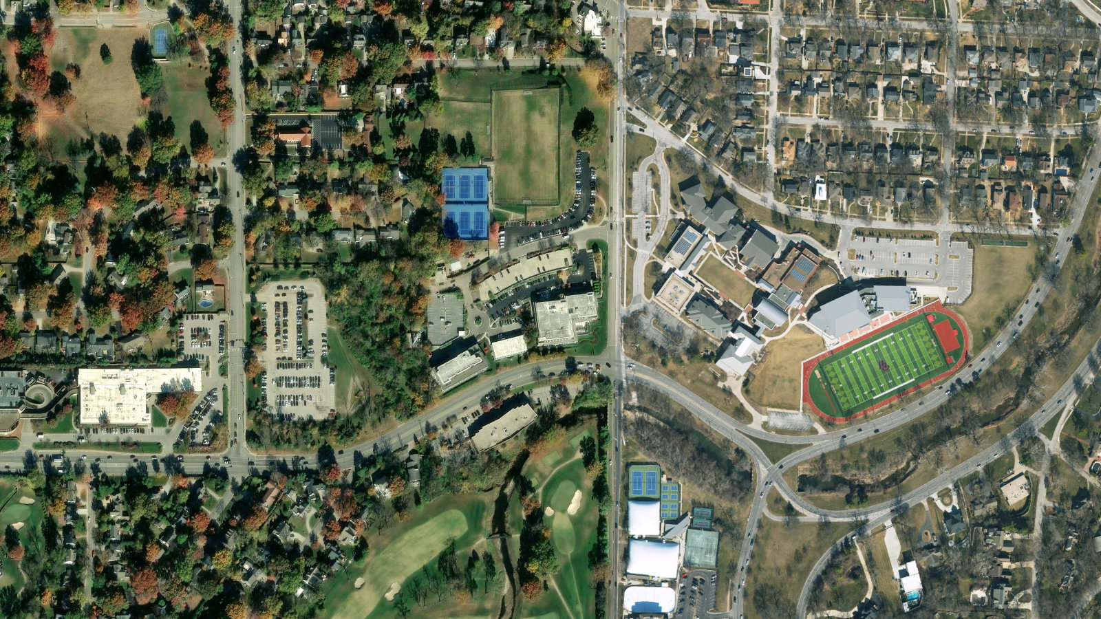 1900 SHAWNEE MISSION PARKWAY, MISSION WOODS, KS（本社・衛星）