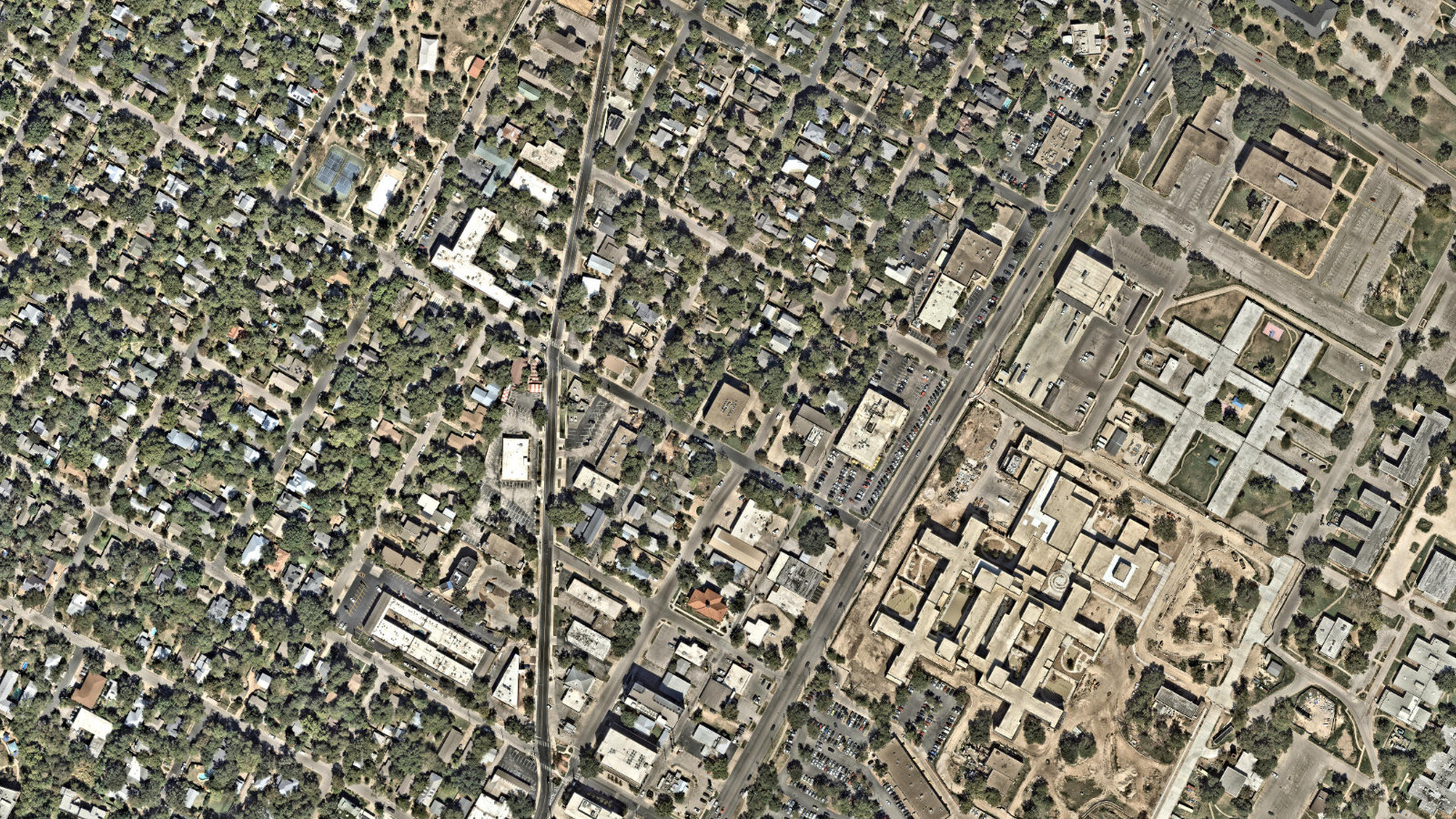 4200 MARATHON BLVD., AUSTIN, TX(本社・衛星)