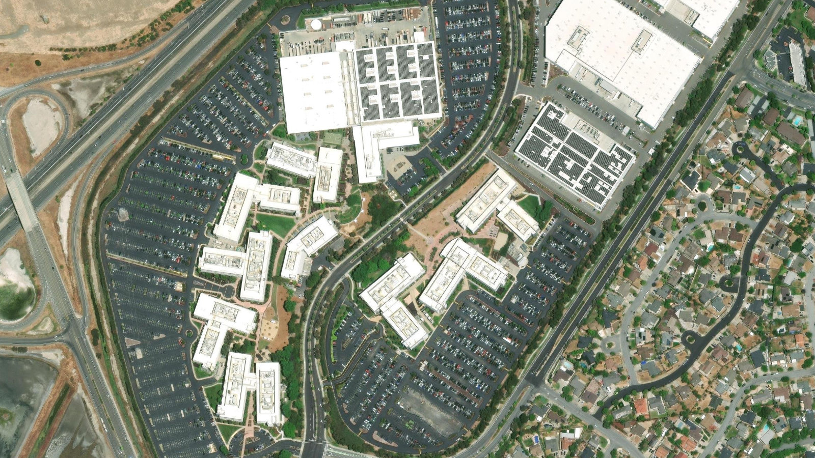 7707 GATEWAY BLVD., NEWARK, CA(本社・衛星)