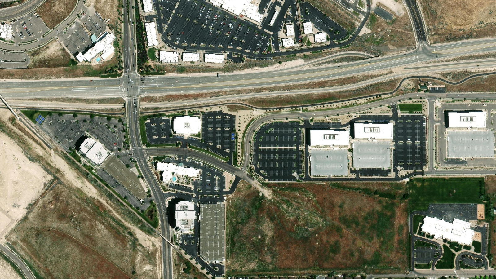 1441 WEST INNOVATION WAY, LEHI, UT(本社・衛星)