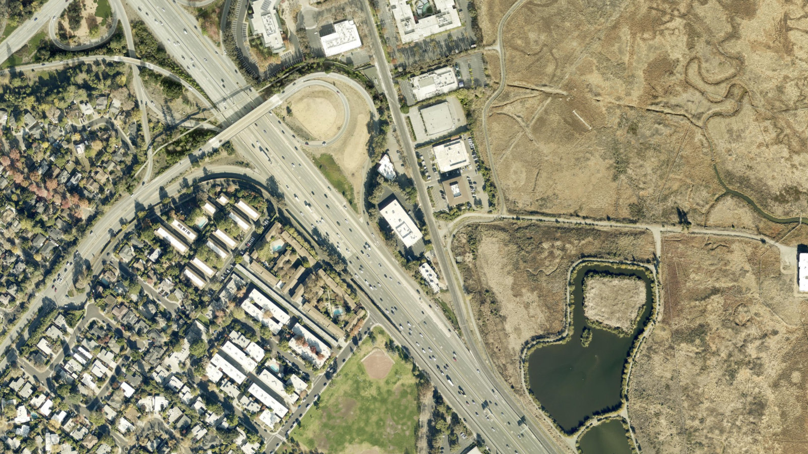 2650 EAST BAYSHORE ROAD, PALO ALTO, CA(本社・衛星)