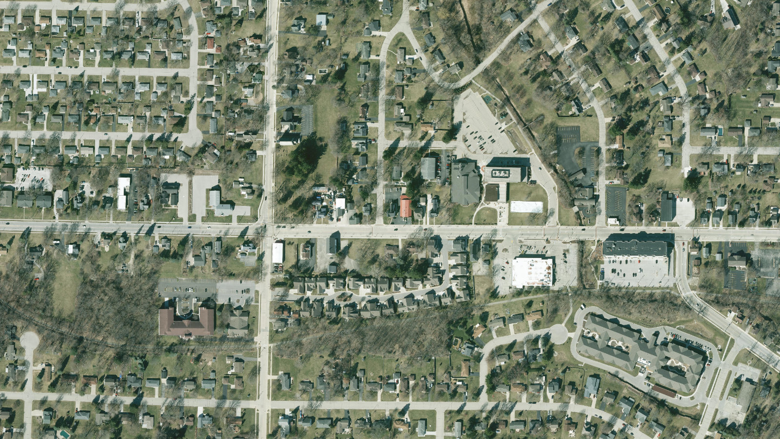 N61 W23044 HARRY'S WAY, SUSSEX, WI（本社・衛星）