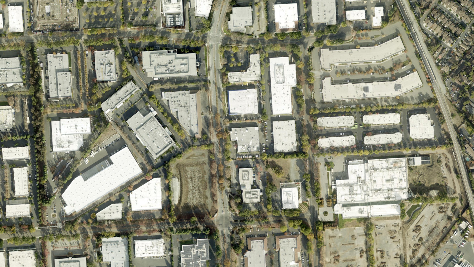 2220 LUNDY AVENUE, SAN JOSE, CA（本社・衛星）