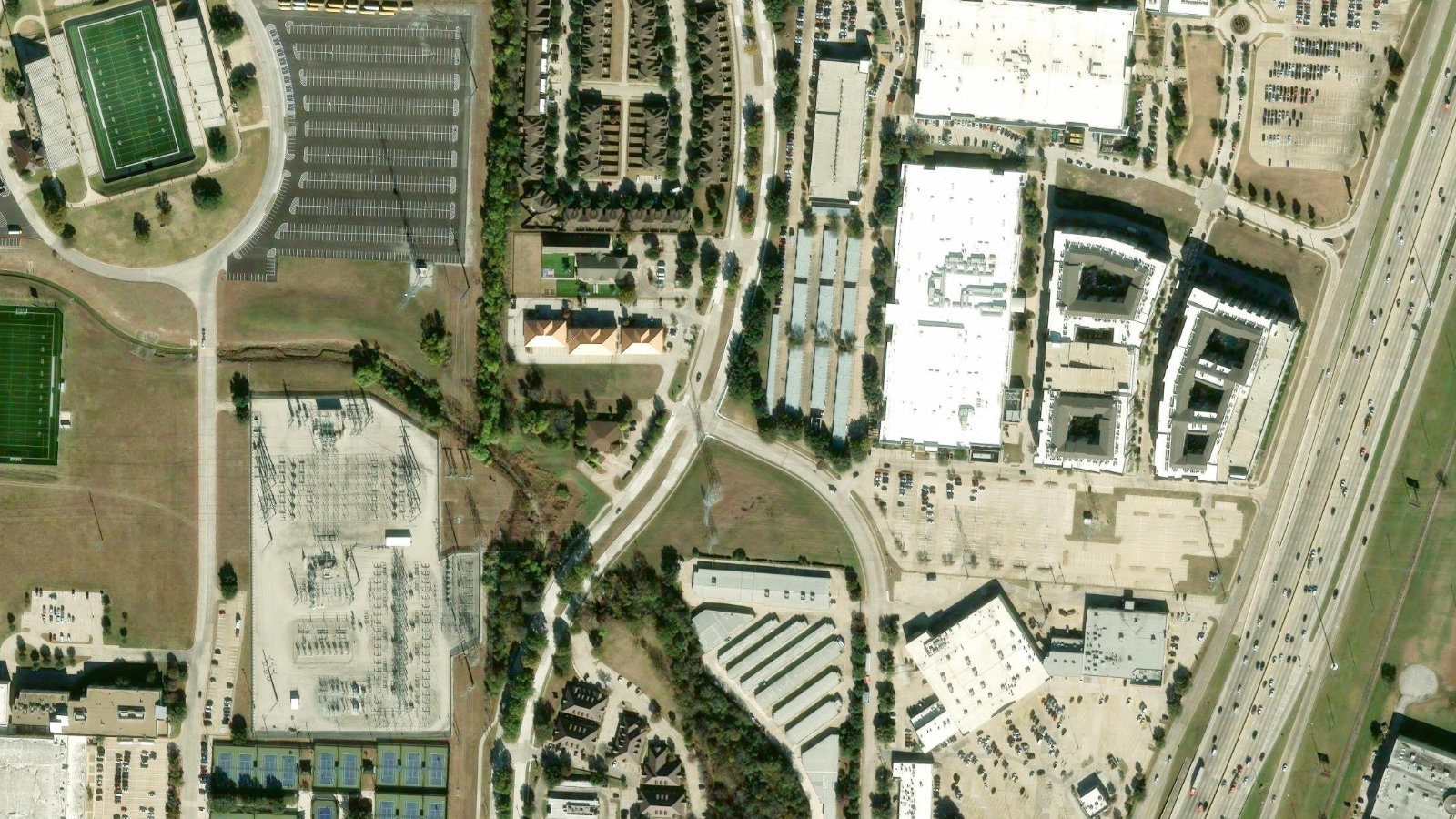 6500 CHASE OAKS BOULEVARD, PLANO, TX(本社・衛星)