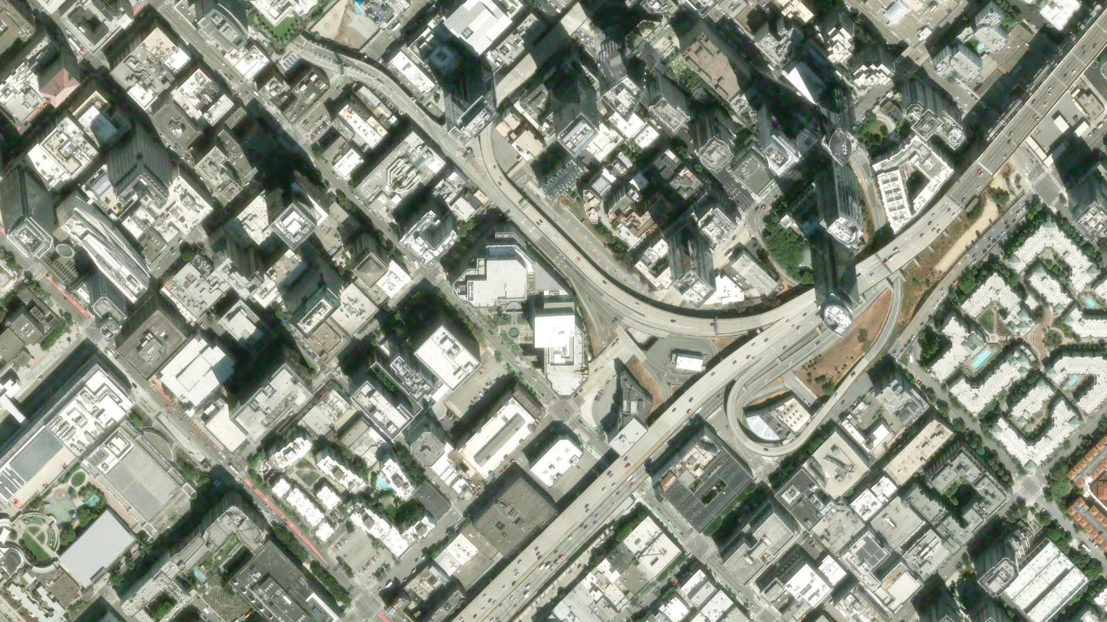 303 2ND STREET, SAN FRANCISCO, CA（本社・衛星）