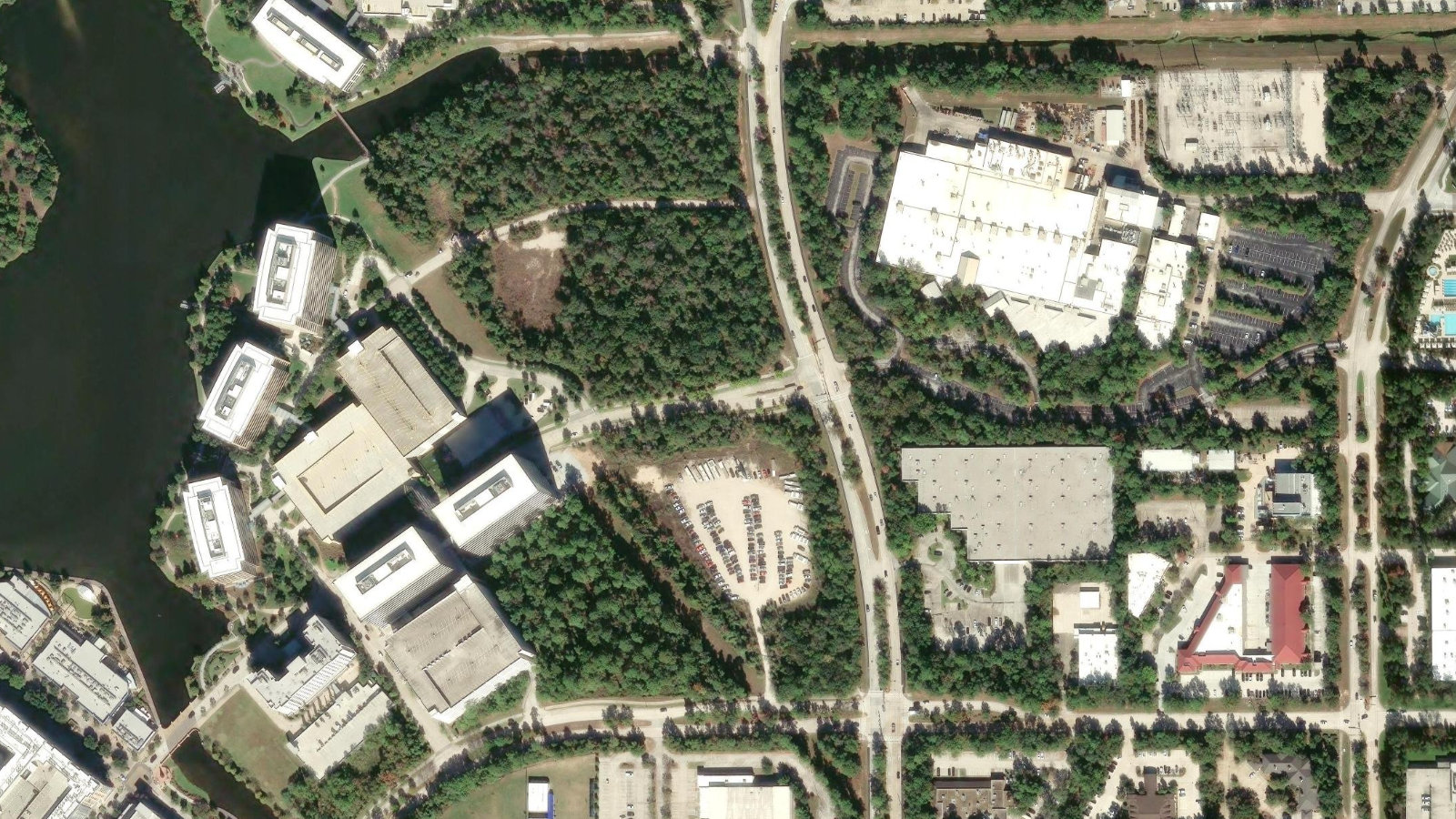1725 HUGHES LANDING BLVD., THE WOODLANDS, TX（本社・衛星）