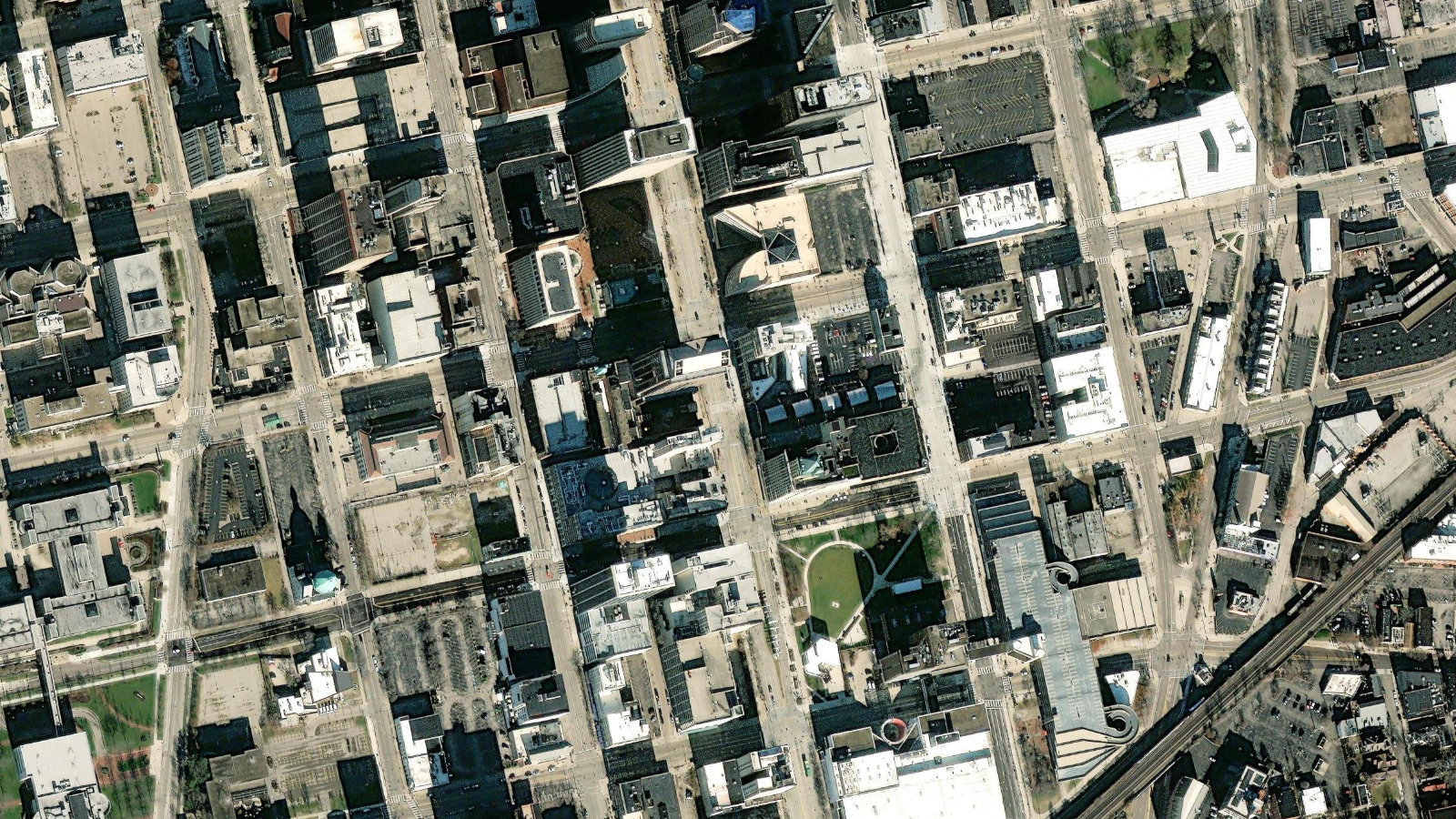7720 PARAGON ROAD, DAYTON, OH(本社・衛星)