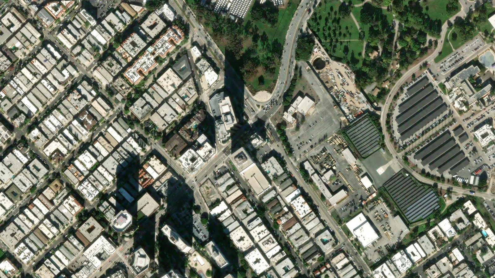 11620 WILSHIRE BOULEVARD, LOS ANGELES, CA(本社・衛星)