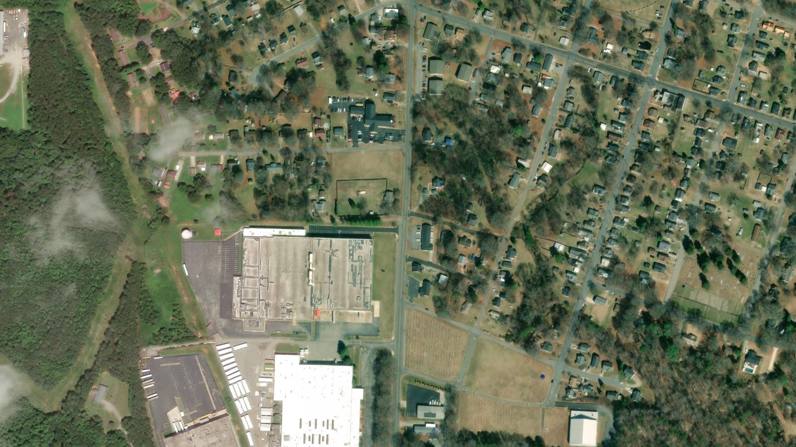 700 S AYERSVILLE ROAD, MAYODAN, NC（本社・衛星）