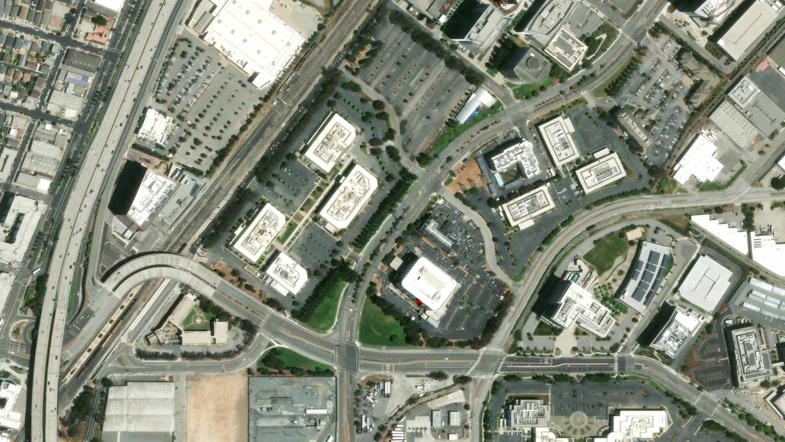 611 GATEWAY BOULEVARD, SOUTH SAN FRANCISCO, CA(本社・衛星)
