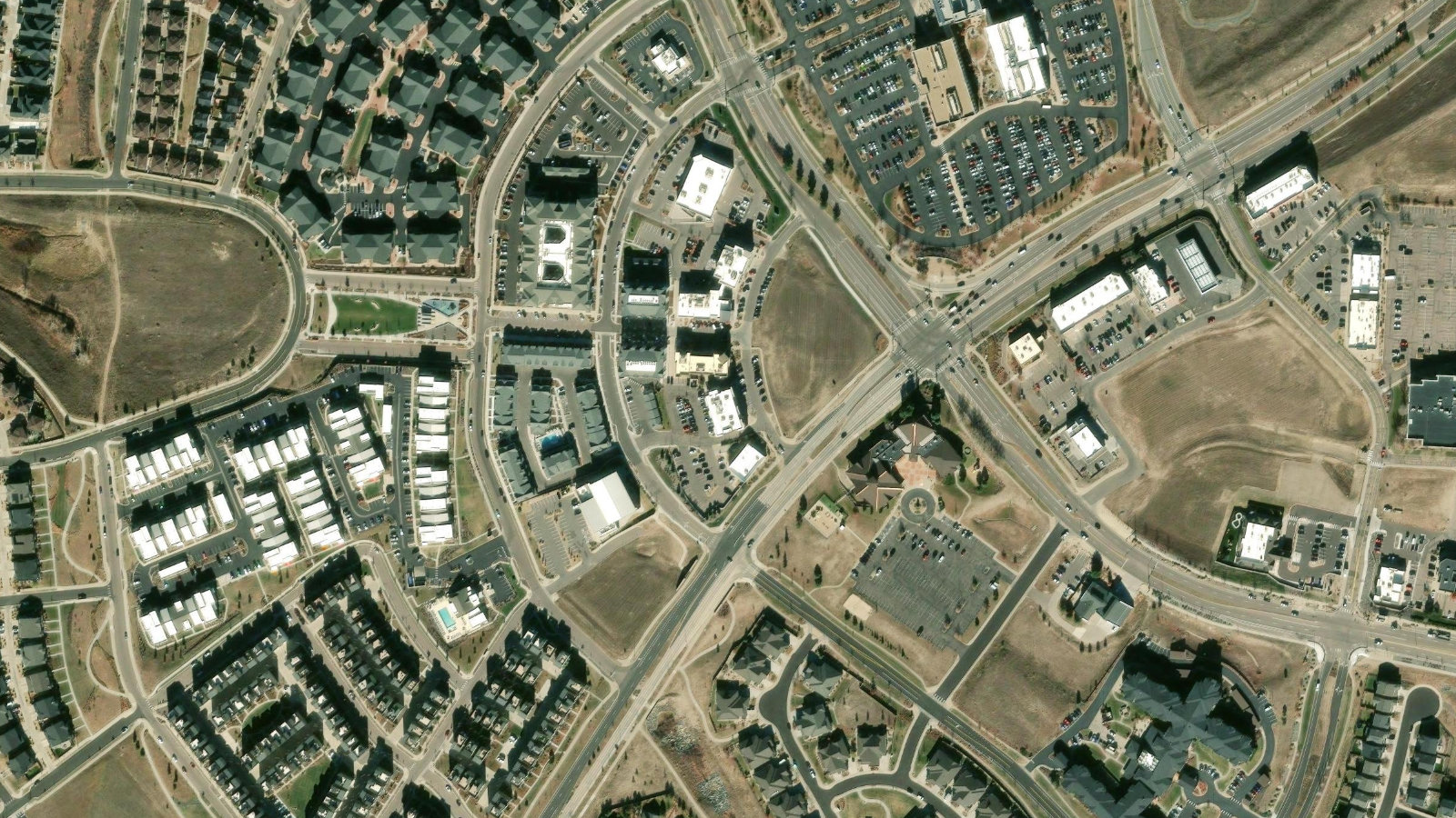 3855 AMBROSIA STREET, CASTLE ROCK, CO(本社・衛星)