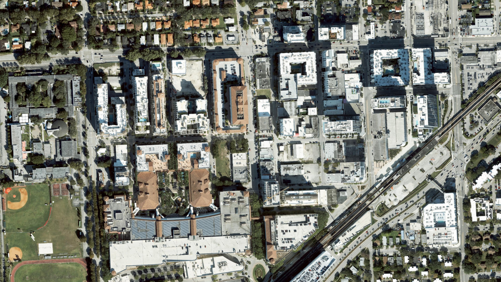 2222 PONCE DE LEON BLVD. 3RD, CORAL GABLES, FL(本社・衛星)