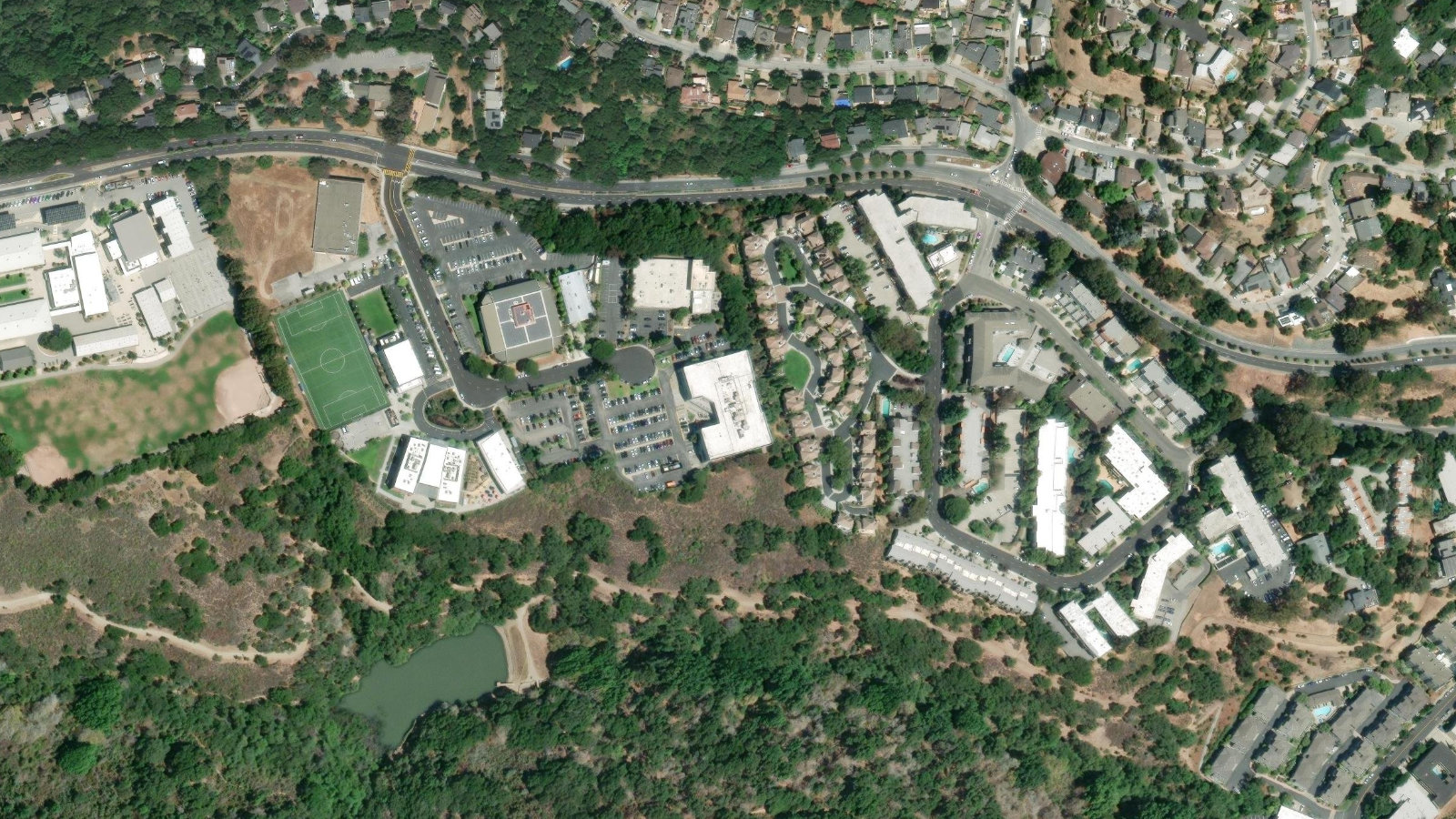 20 DAVIS DRIVE, BELMONT, CA(本社・衛星)