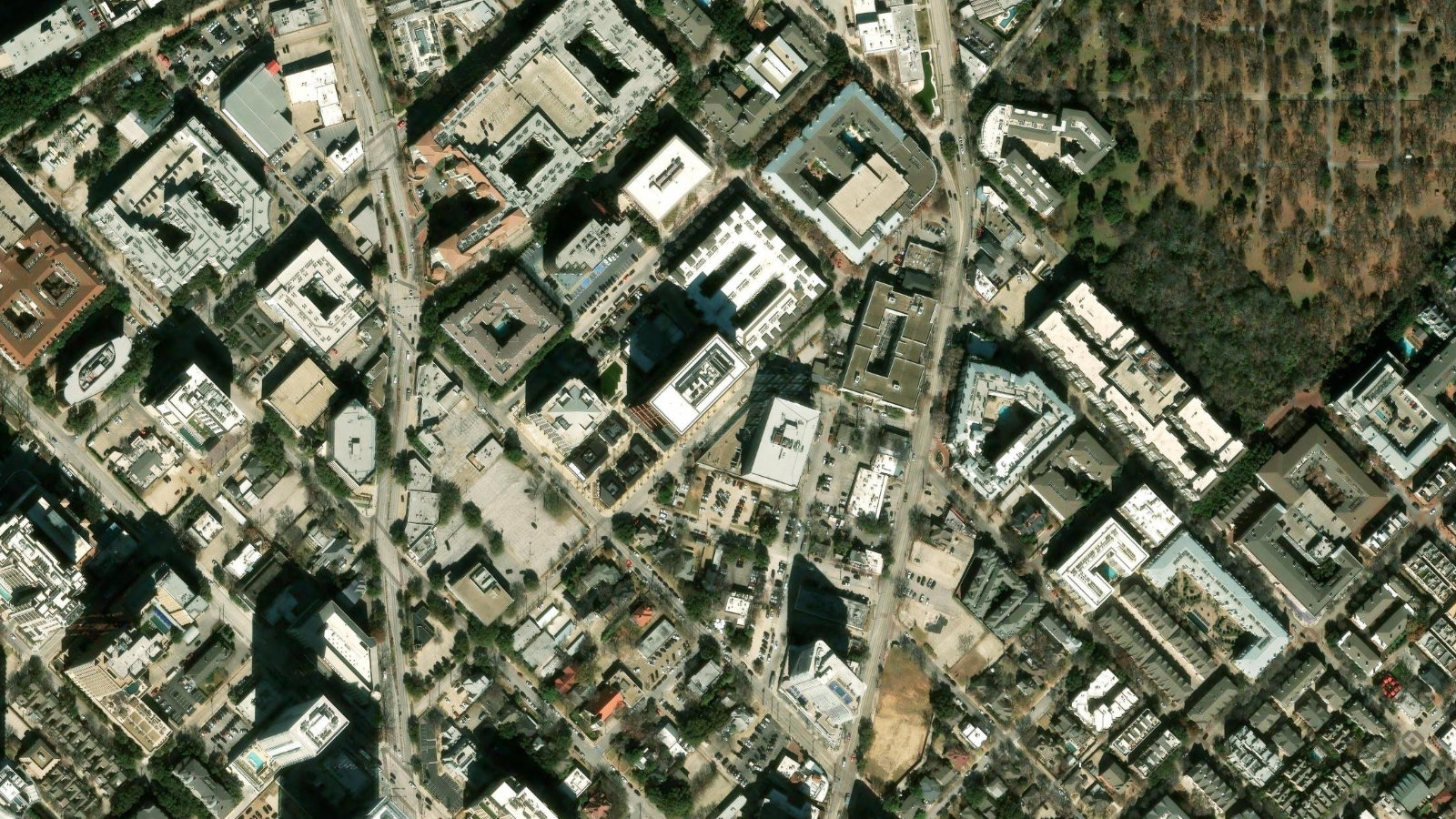 2699 HOWELL STREET, DALLAS, TX（本社・衛星）