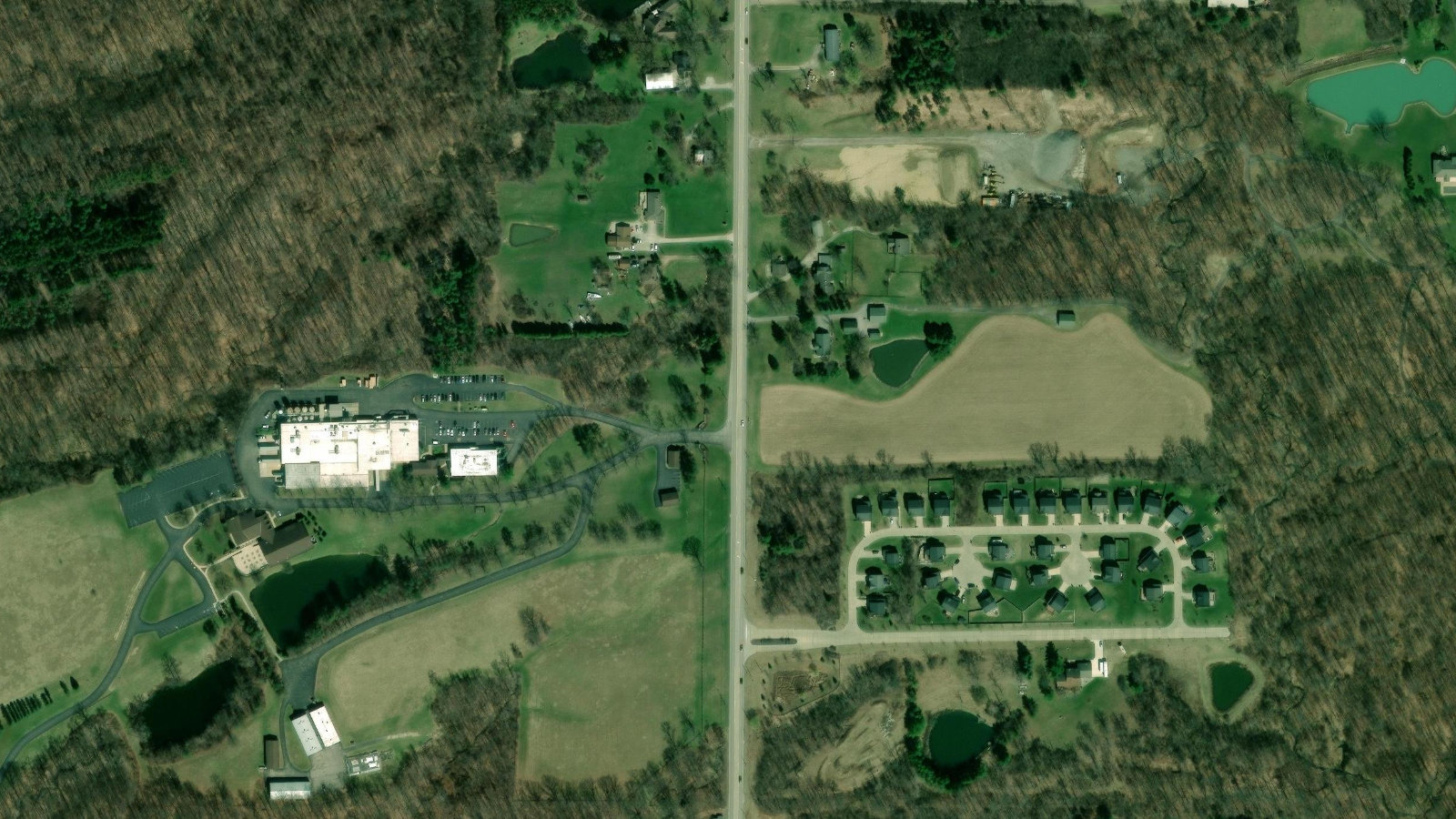 2628 PEARL RD, MEDINA, OH(本社・衛星)
